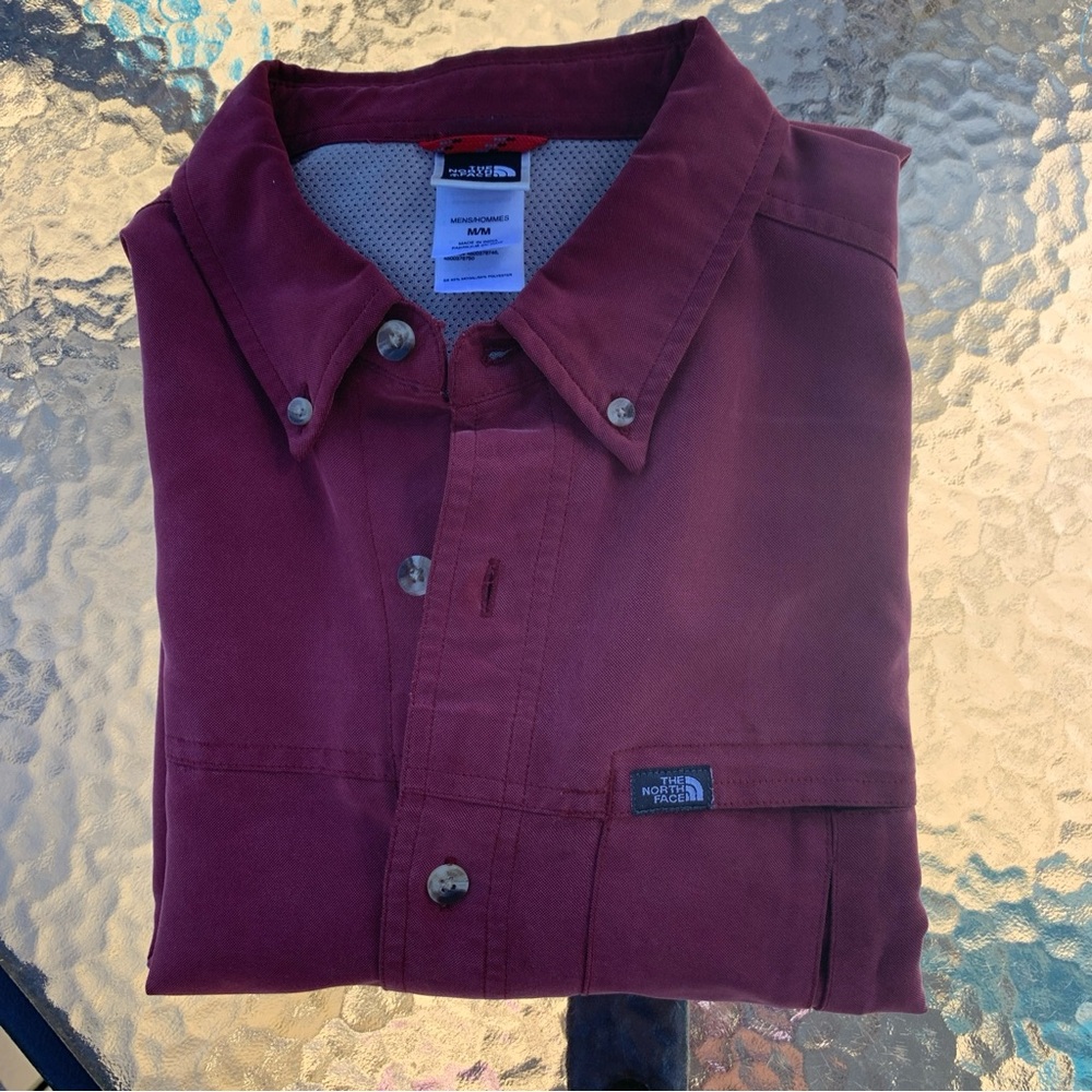 Vintage Northface Burgandy button down shirt layered men’s Sz med